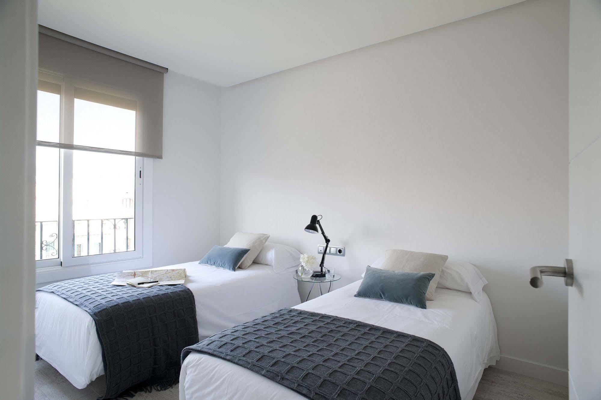 Eric Voekel Boutique Apartments - Gran Via Suites Barcelona Exterior photo